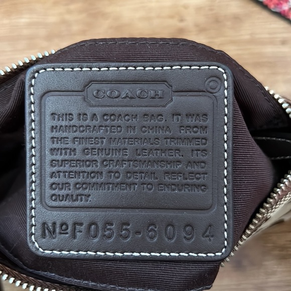 ✨Sold✨ Coach Brown Signature Print Bag With Replaced Guitar Crossbody Strap - Picture 14 of 15